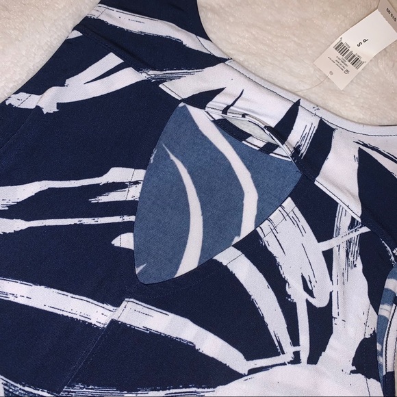 NEW WITH TAGS -DRESS - Picture 5 of 5